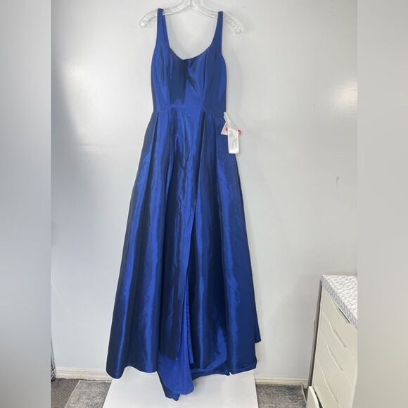 Mac Duggal 12225 Sapphire Front Slit Square Neck Ballgown With Train, Size 6 - Picture 2 of 13